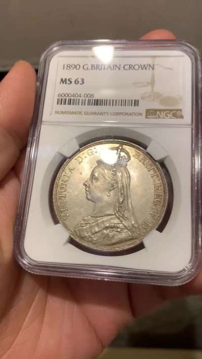 《竞宝斋》第146场-周日，周一 2场 (全场包邮) NGC-MS63 英国 1890年维多利亚高冠 马剑银币 底板完美，淡包浆，N盒同分11枚，更高分仅9枚
