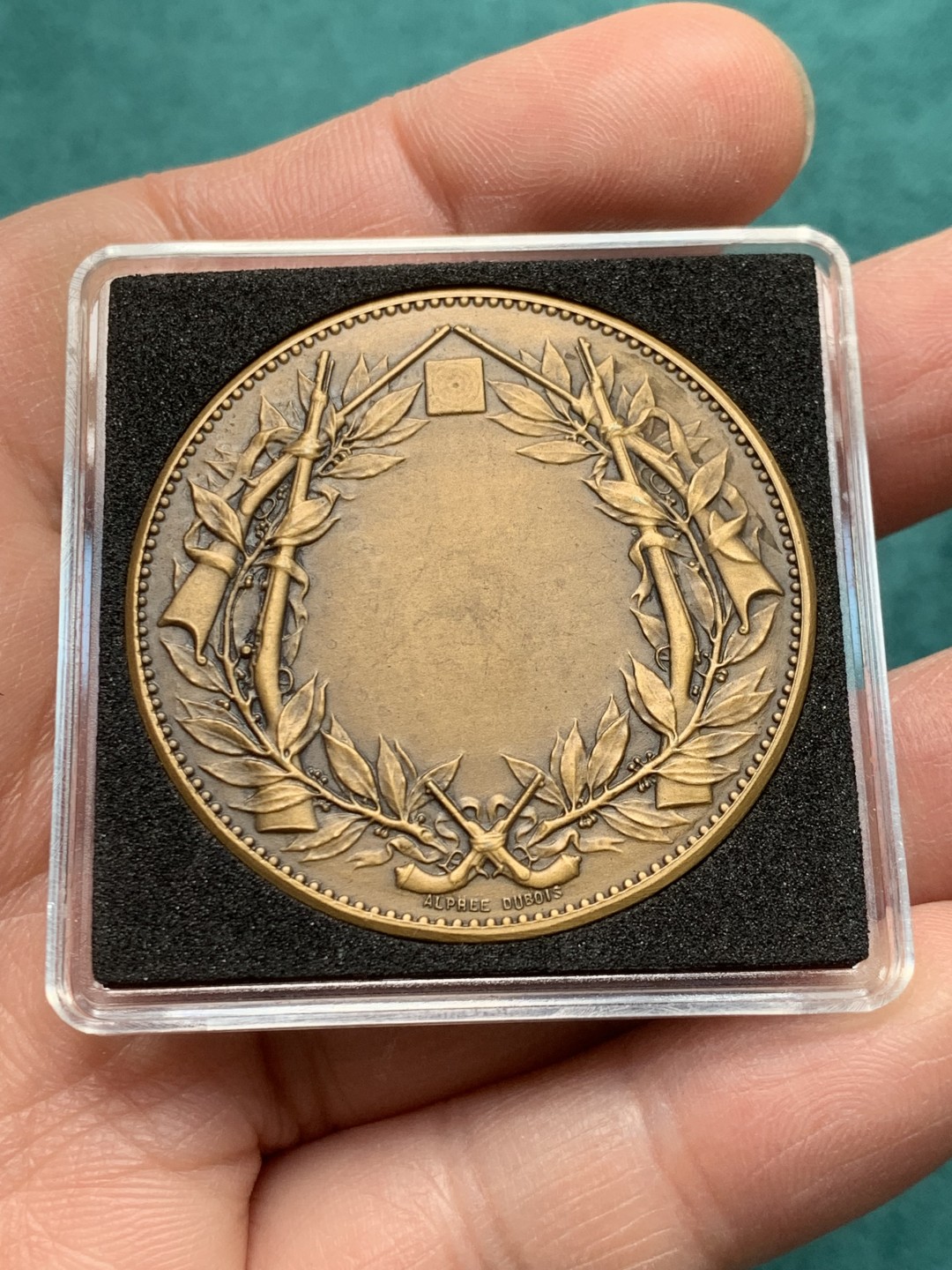 《竞宝斋》第146场-周日，周一 2场 (全场包邮) 法国军事斗争备战艺术铜章  直径：40mm  重量：32.9g  边铭：丰饶角+铜标