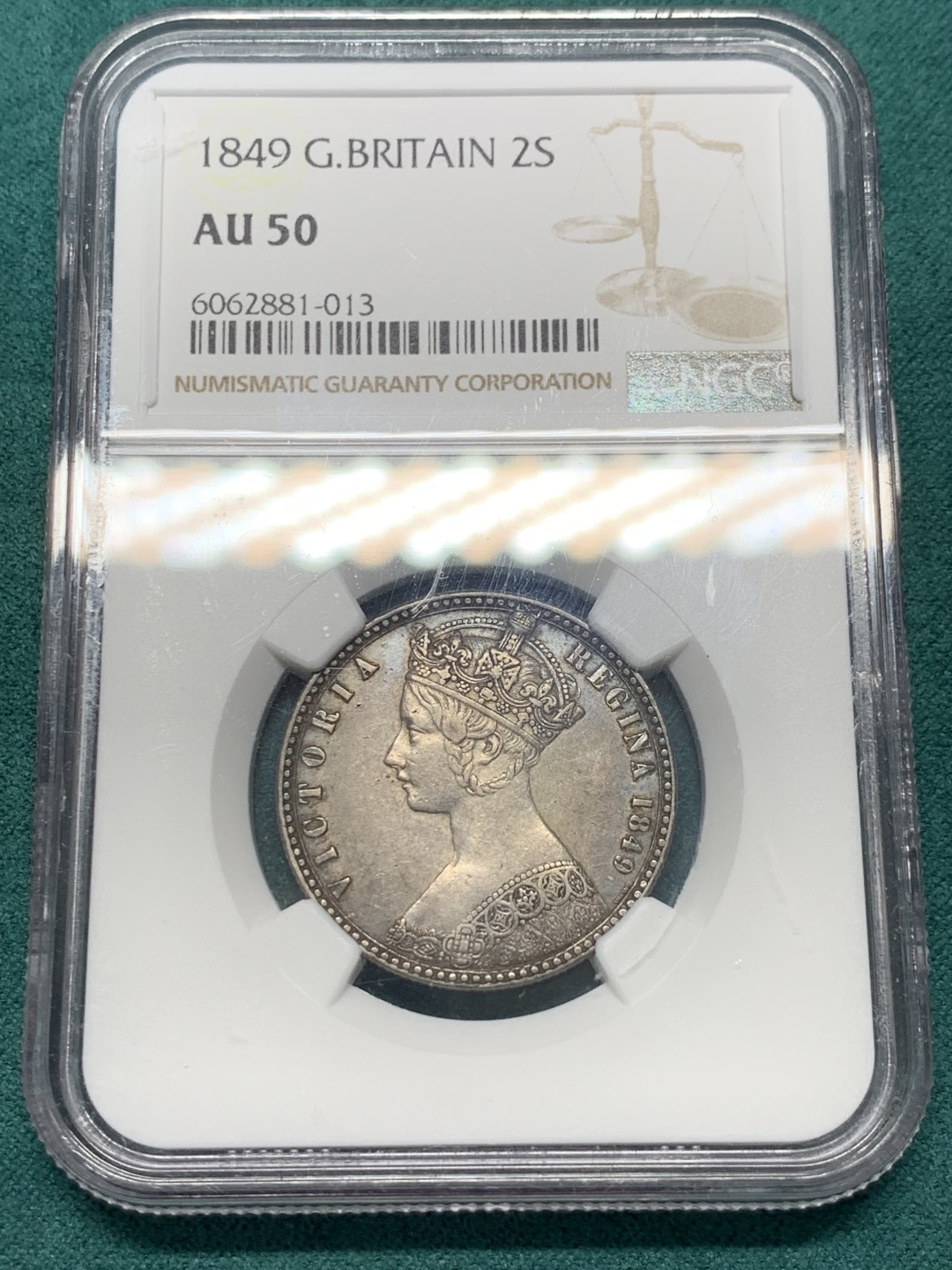 《竞宝斋》第146场-周日，周一 2场 (全场包邮) NGC AU-50 1849英国维多利亚“无神”弗洛林，深灰海洋包浆  MS过万的热门品种，此颗状态无敌适合自藏