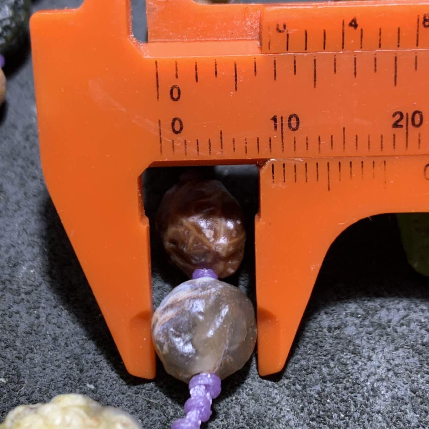 精美高玉化俏色阿拉善筋脉玛瑙原石108项链一条