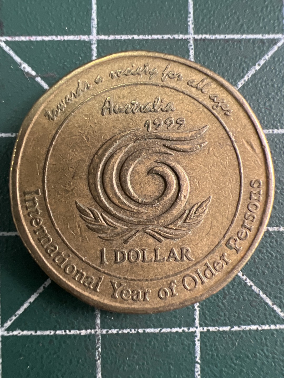 泡泡堂微拍第一百〇二幕硬币捡漏可累计专场👿👿，累计满二十元包邮，接受代拍业务 澳大利亚一元 国际老人纪念币