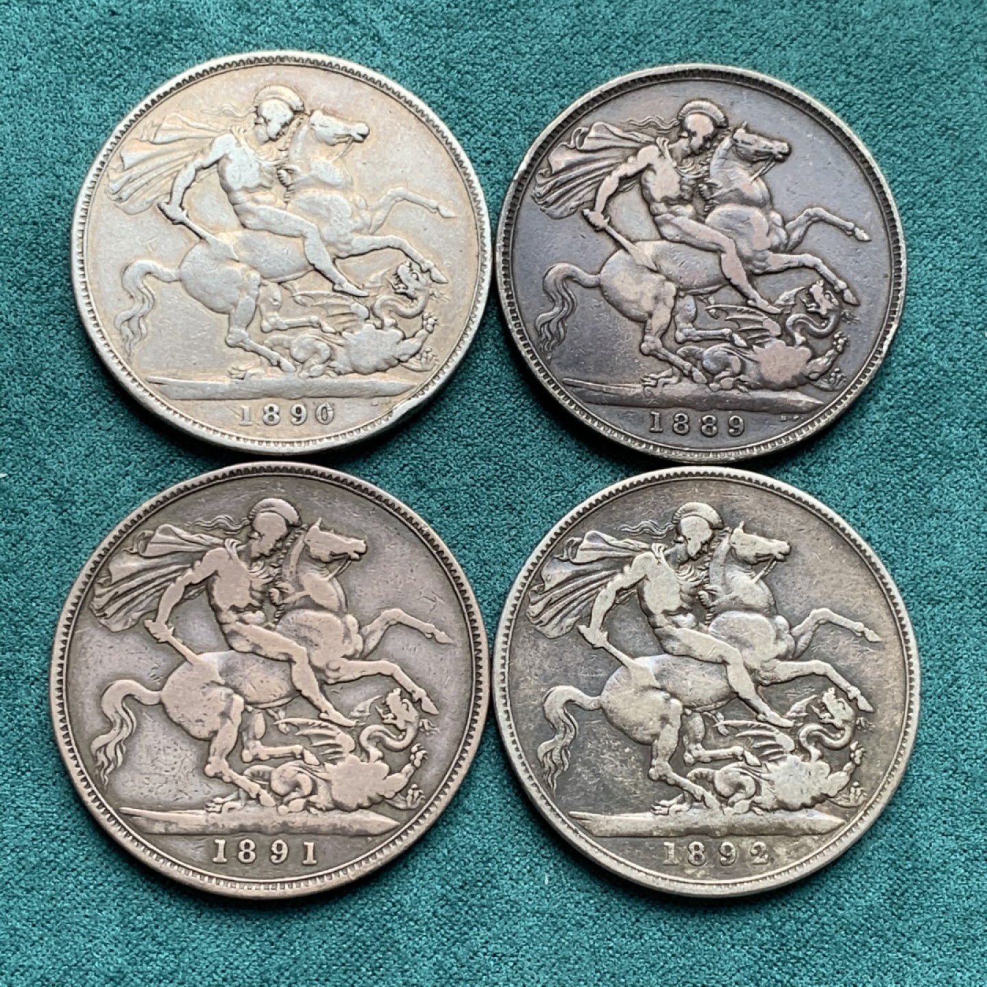 《竞宝斋》第146场-周日，周一 2场 (全场包邮) 4枚一起 英国维多利亚高冠马剑克朗一组四枚，1889+1890+1891+1892，流通品相老包浆