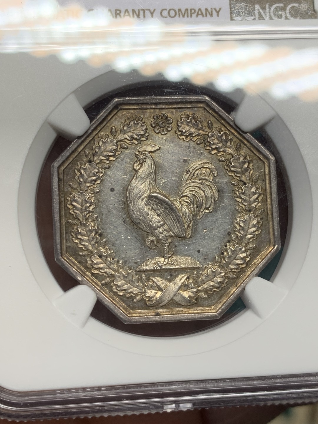 《竞宝斋》第146场-周日，周一 2场 (全场包邮) NGC MS62 法国 1831 亚眠市八角银质代币 高卢雄鸡细节不错