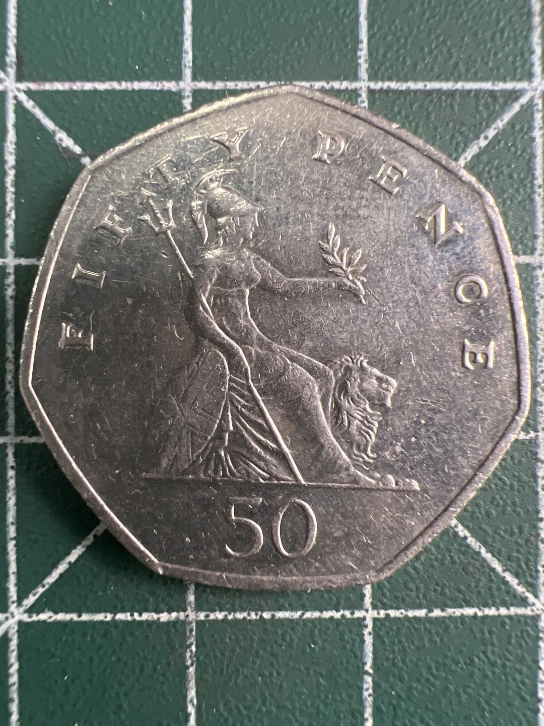 泡泡堂微拍第一百〇二幕硬币捡漏可累计专场👿👿，累计满二十元包邮，接受代拍业务 英国50便士 纪念币