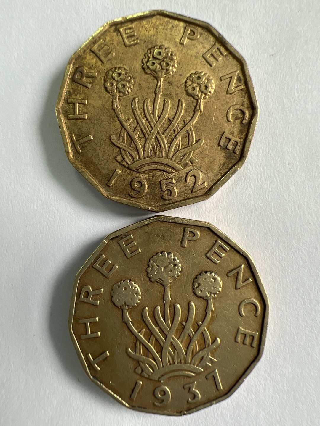 泡泡堂微拍第一百〇二幕硬币捡漏可累计专场👿👿，累计满二十元包邮，接受代拍业务 三便士两枚