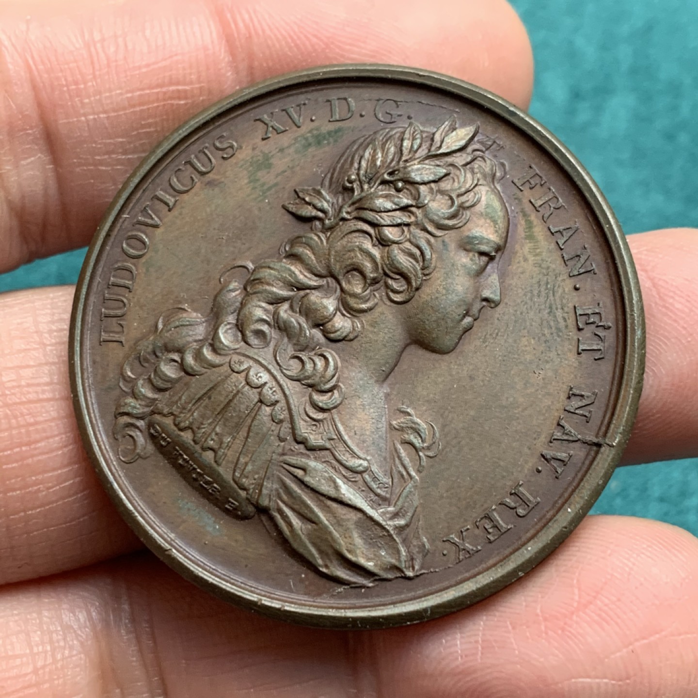 《竞宝斋》第146场-周日，周一 2场 (全场包邮) 法国 1721年 路易十五  大铜章 41.2mm 25.2克 巧克力包浆