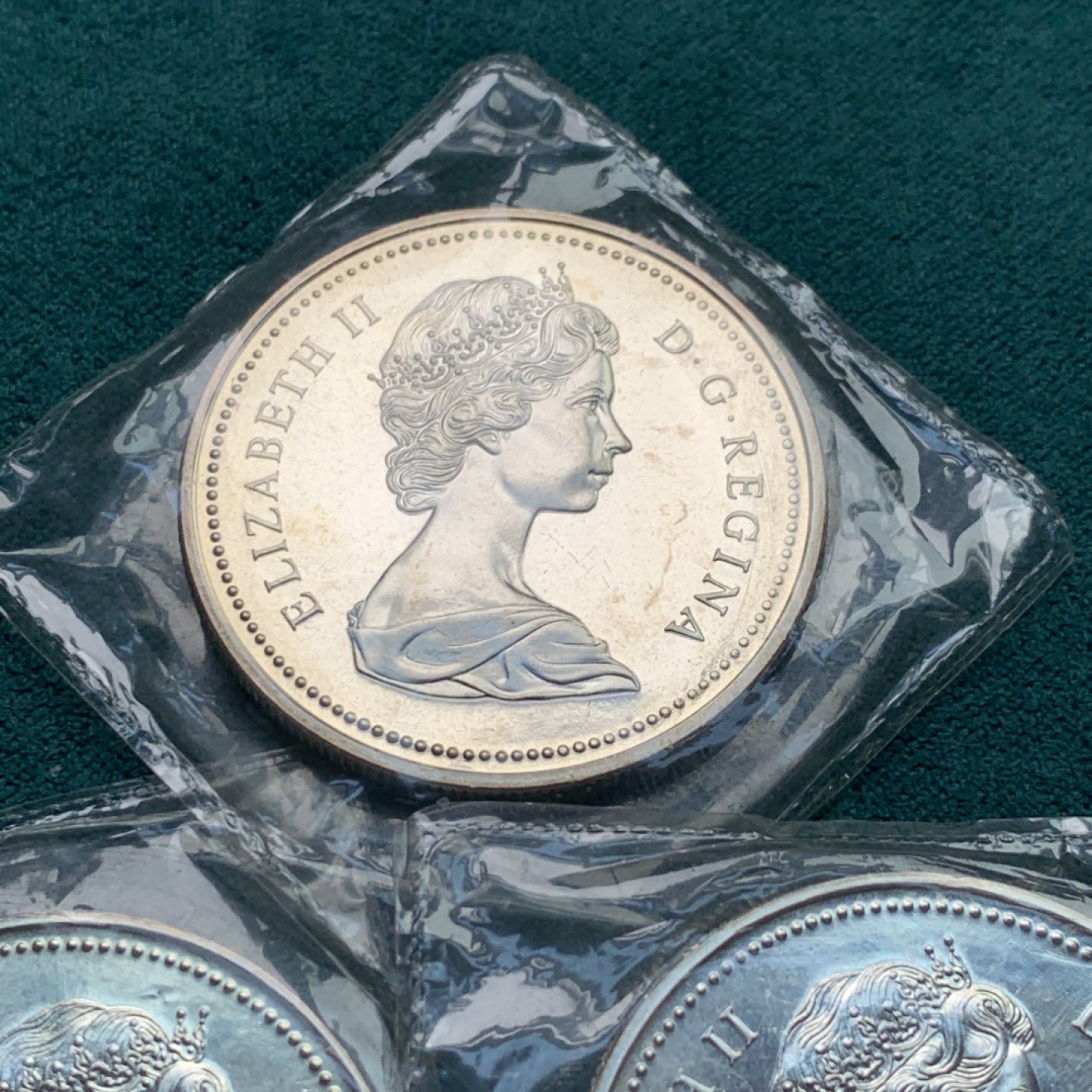 《竞宝斋》第146场-周日，周一 2场 (全场包邮) 原袋 完美好品相加拿大骑警大银币三枚，一共69.96g