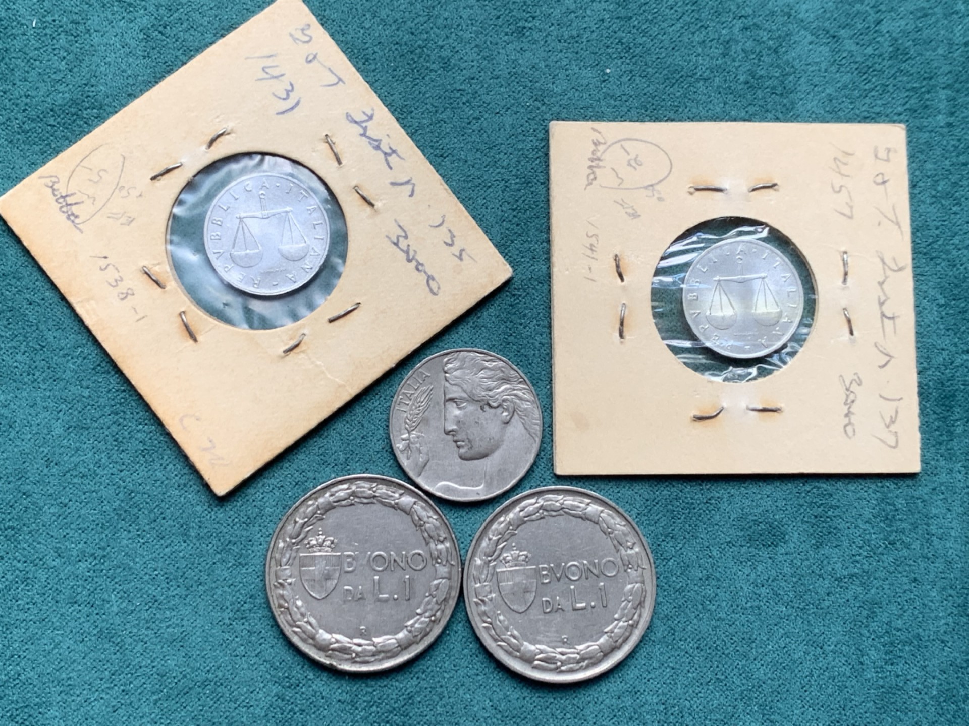 《竞宝斋》第146场-周日，周一 2场 (全场包邮) 意大利五枚好品散币 1922年1里拉2枚 1921年20分一枚 1952年 1955年1里拉各一枚 老藏家纸夹