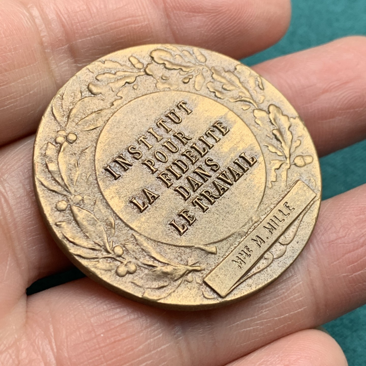 《竞宝斋》第146场-周日，周一 2场 (全场包邮) 法国玛丽安娜公鸡头盔铜章  直径：40mm  重量：29.5g  边铭：厂标