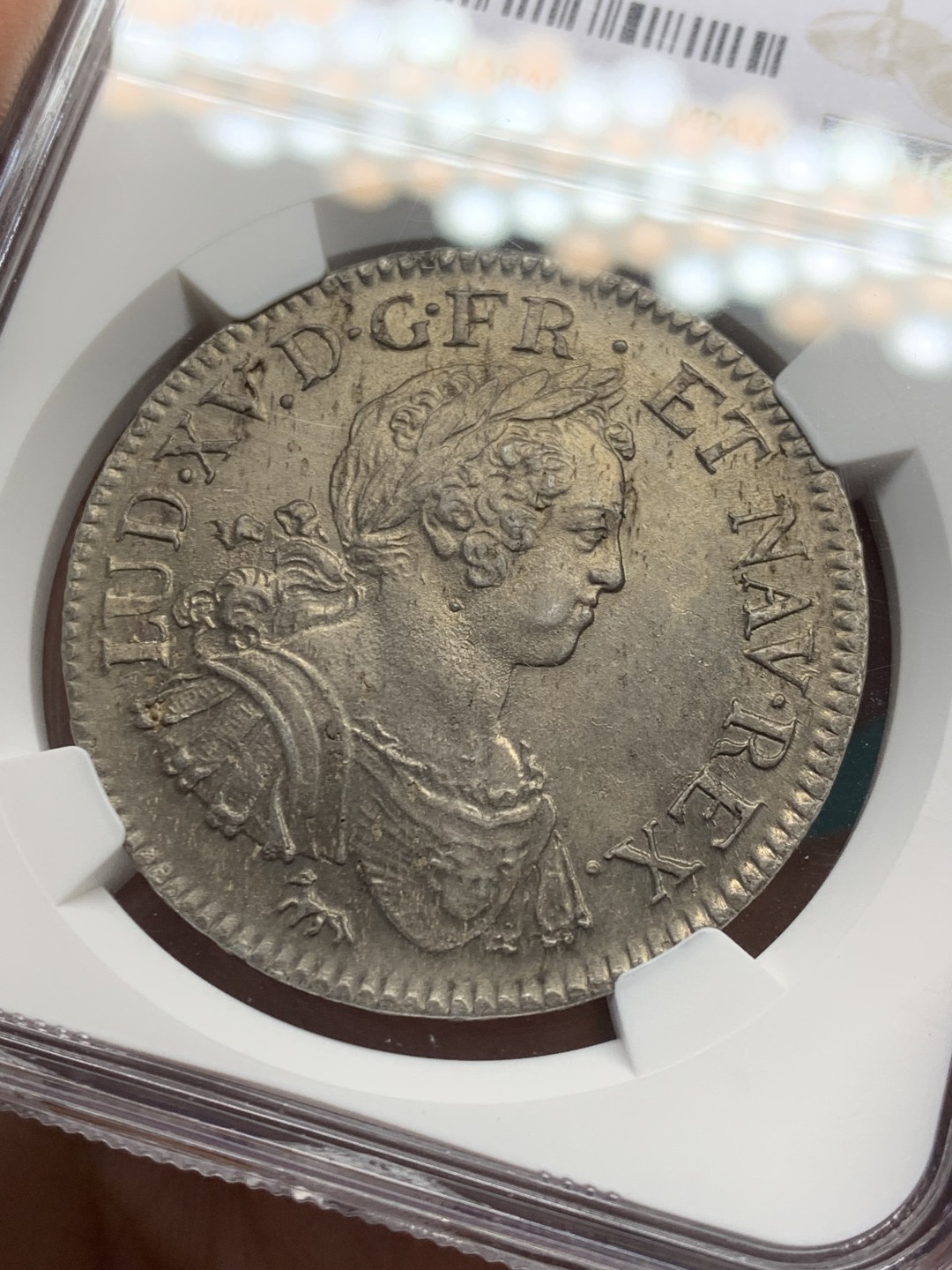 《竞宝斋》第146场-周日，周一 2场 (全场包邮) NGC MS64 法国 1725年 路易十五 年轻头像 埃居大银币 近乎完美的状态！