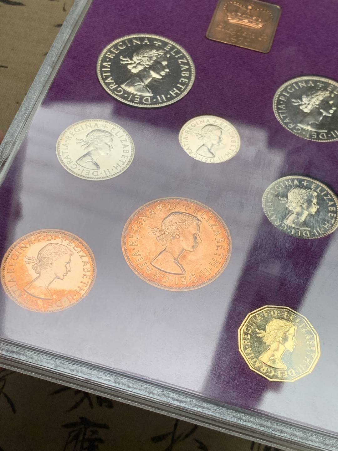 《竞宝斋》第146场-周日，周一 2场 (全场包邮) 英国 1970年 原盒原证 关门年份 英国12进制精制套币 最后一套12进制英国套币 随后发行的套币均为10进制新便士体系