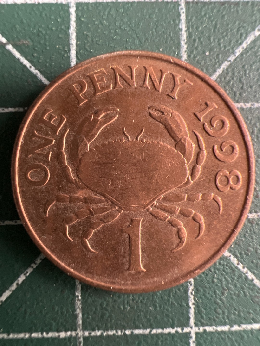 泡泡堂微拍第一百〇二幕硬币捡漏可累计专场👿👿，累计满二十元包邮，接受代拍业务 格恩西一便士 螃蟹