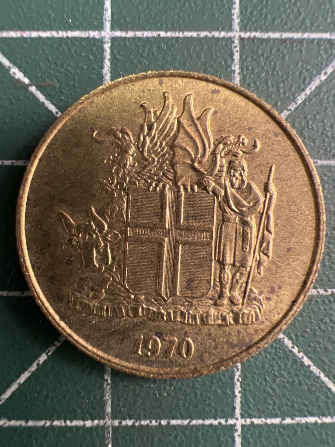 泡泡堂微拍第一百〇二幕硬币捡漏可累计专场👿👿，累计满二十元包邮，接受代拍业务 冰岛一克朗