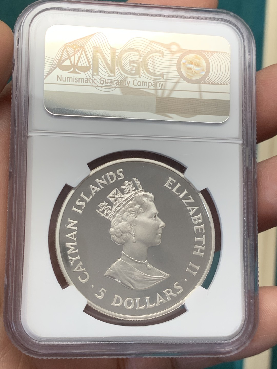 《竞宝斋》第146场-周日，周一 2场 (全场包邮) NGC-PF69 开曼群岛1993年 女王加冕四十周年纪念 精制大银币 稀少