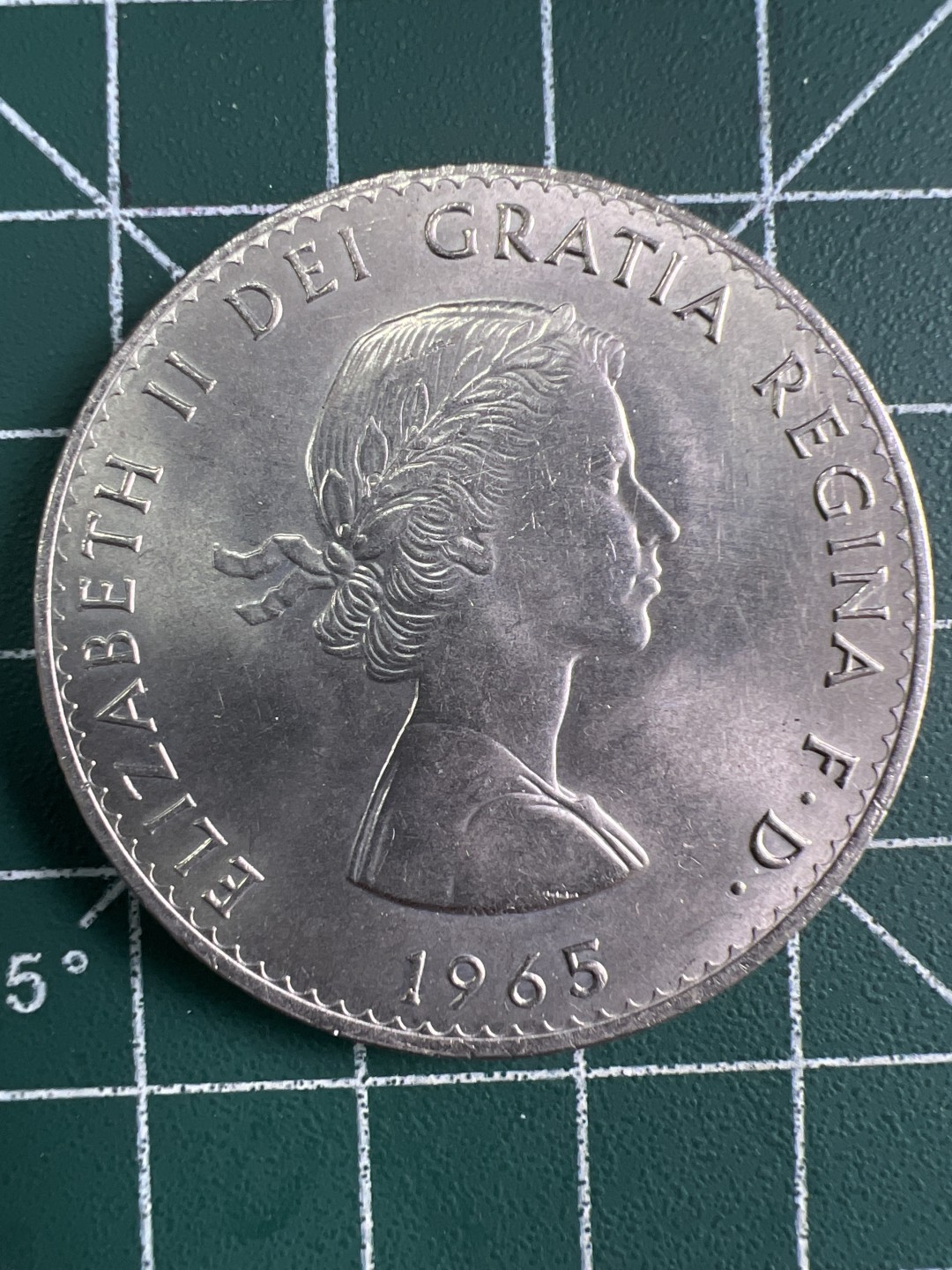 泡泡堂微拍第一百〇二幕硬币捡漏可累计专场👿👿，累计满二十元包邮，接受代拍业务 英国女王伊丽莎白首相1克朗丘吉尔纪念币1965年稀少