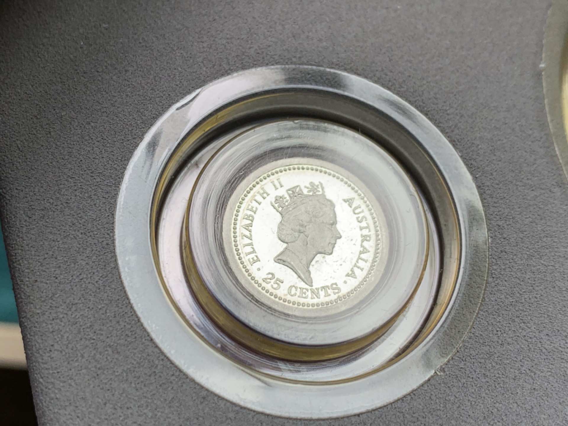 《竞宝斋》第146场-周日，周一 2场 (全场包邮) 澳大利亚1990年子母镶嵌银币 999银 31.9克+7.98克 可以相互配成一枚