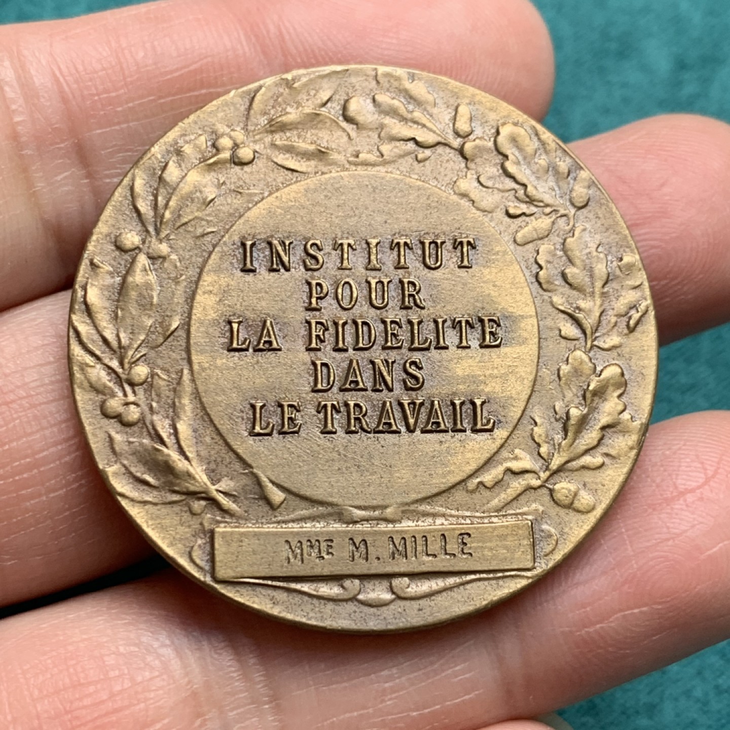 《竞宝斋》第146场-周日，周一 2场 (全场包邮) 法国玛丽安娜公鸡头盔铜章  直径：40mm  重量：29.5g  边铭：厂标