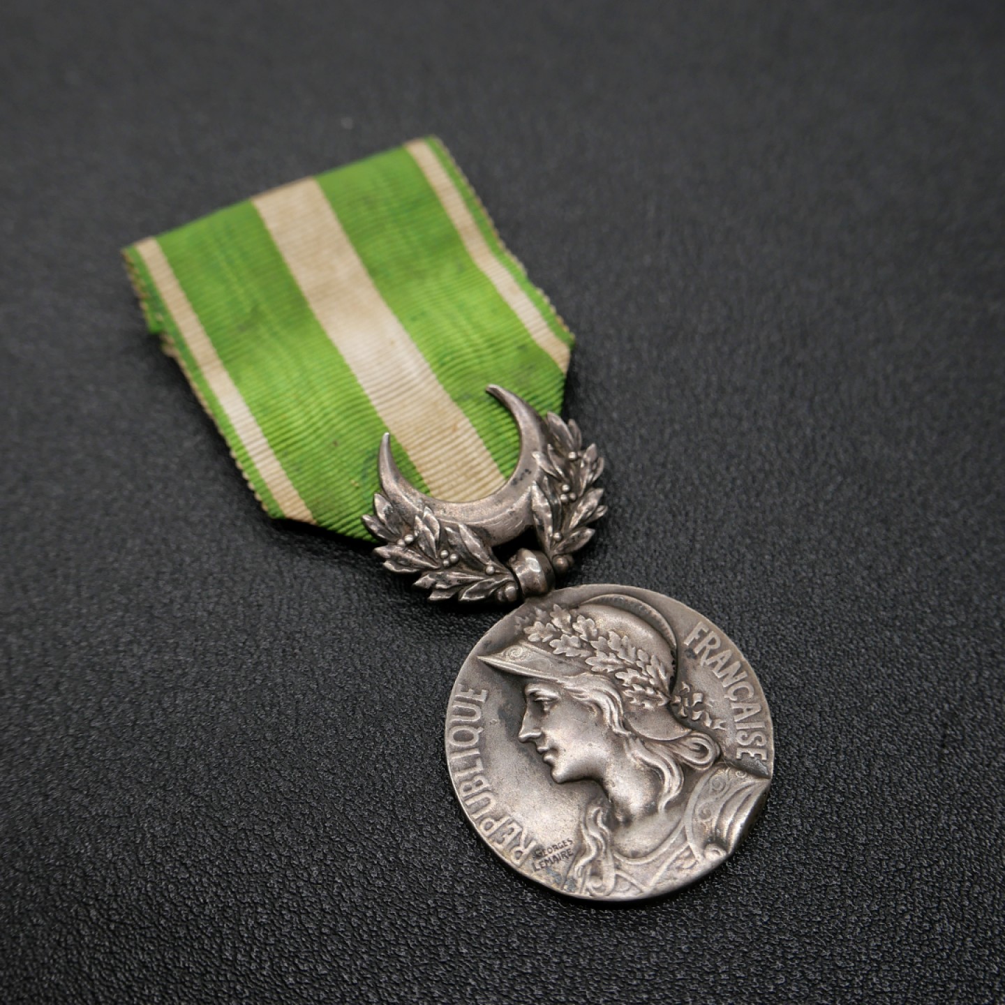 勋章奖章交易所3月25日拍卖 法国摩洛哥战役奖章，950银质