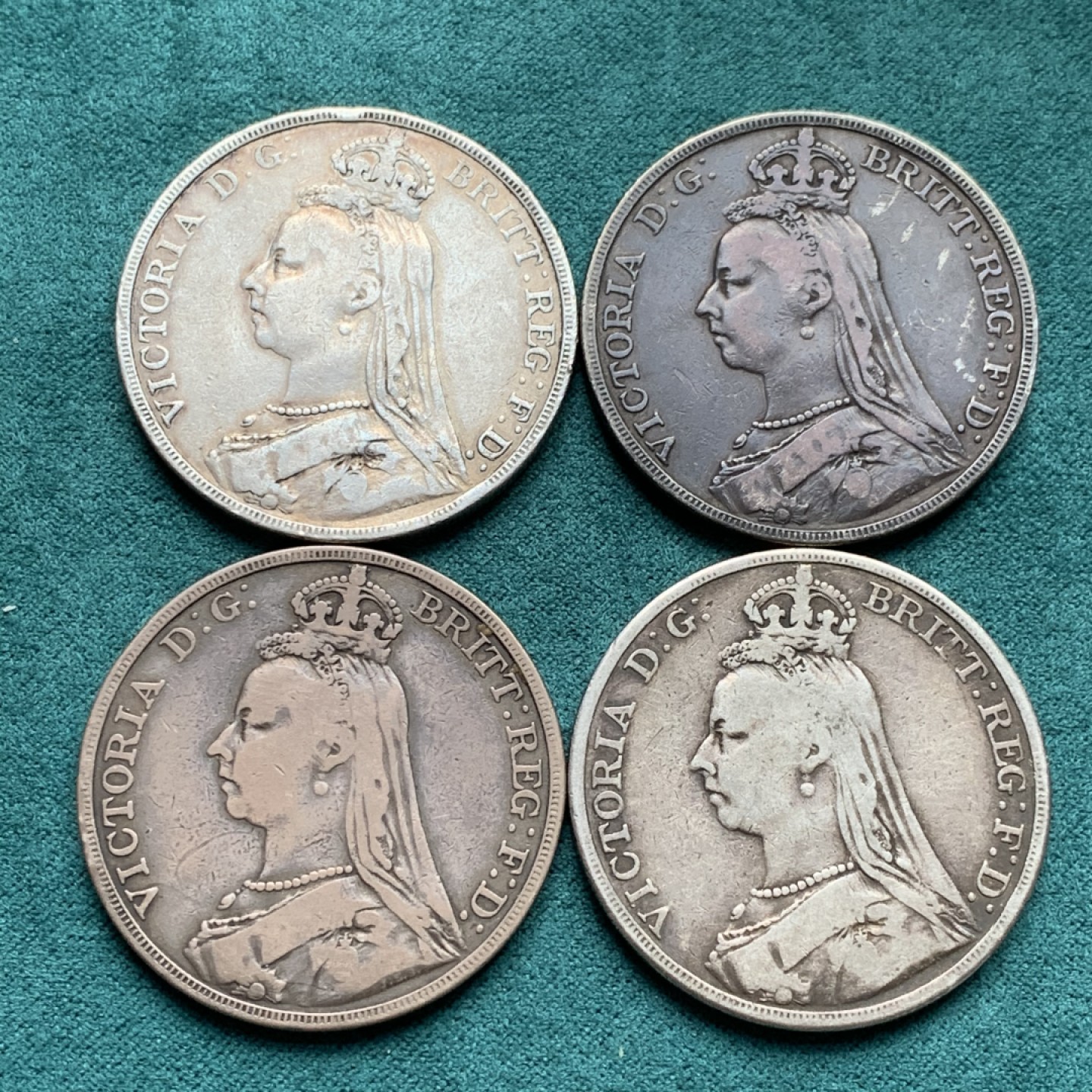 《竞宝斋》第146场-周日，周一 2场 (全场包邮) 4枚一起 英国维多利亚高冠马剑克朗一组四枚，1889+1890+1891+1892，流通品相老包浆