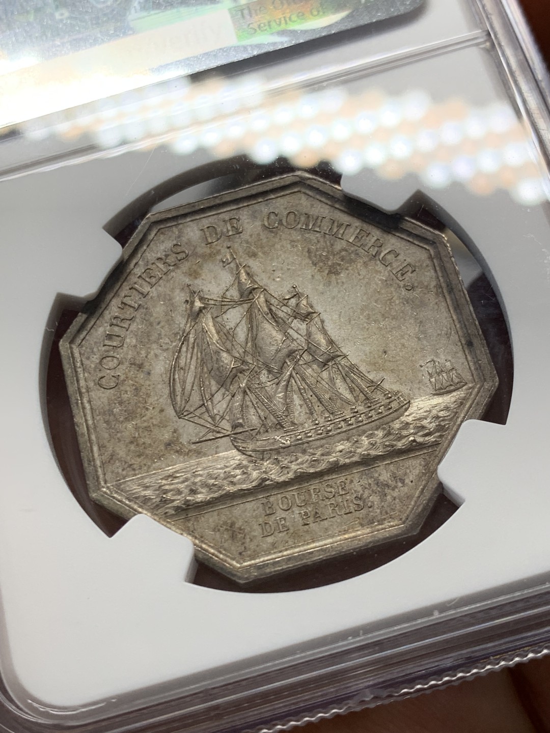 《竞宝斋》第146场-周日，周一 2场 (全场包邮) NGC MS62 法国 路易十八头像 巴黎商业 八角银质代币 背面帆船细节满满