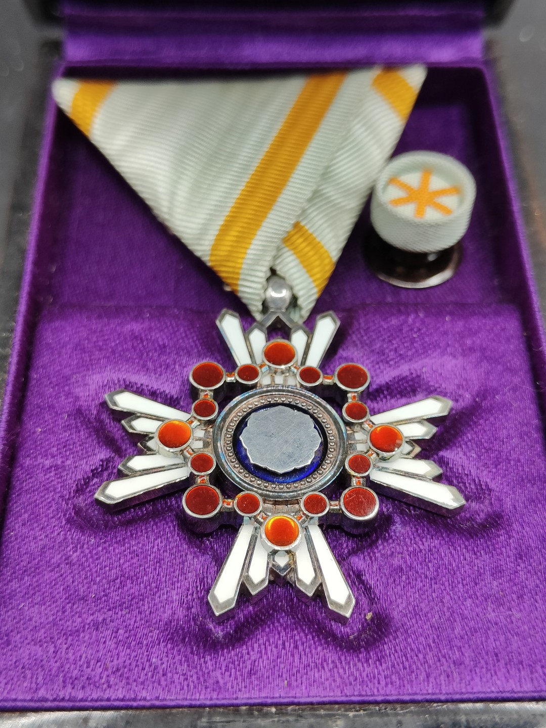 全场0元起拍 第41期 咸鱼国勋章拍卖专场 3月26日（周日）下午6：00开始 美品 日本二战时期 六等瑞宝章 银制带略