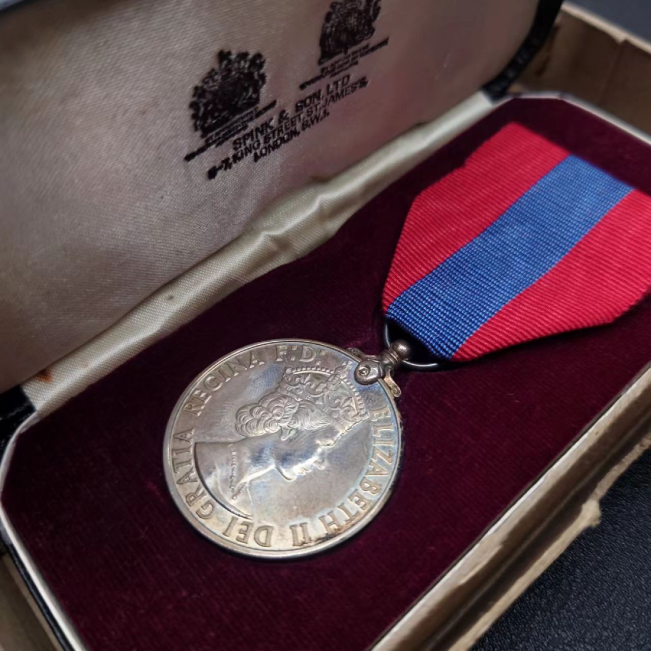 勋章奖章交易所3月25日拍卖 英国帝国服务奖章，伊二spink版，银质带原盒及外纸盒