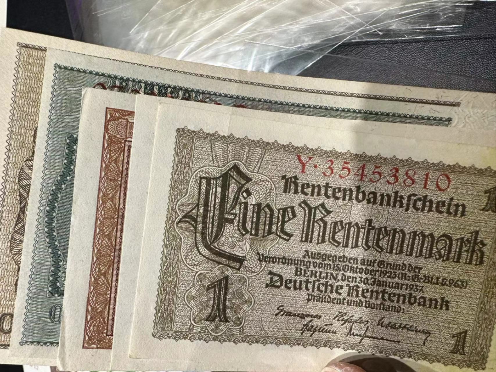 《外钞收藏家》第二百五十三期（德法意专场） 民主德国1948年苏占时期低值5枚，1/2/5/10/20马克 年代久 边角不好 有两张有贴票和染色