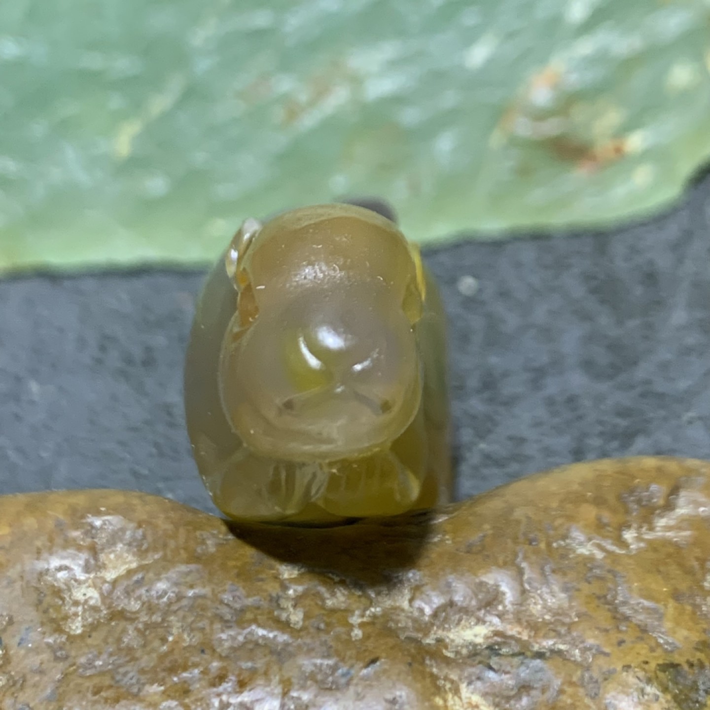 精美蒙料战国红玛瑙高润度金沙料雕刻招财鼠吊坠一个！