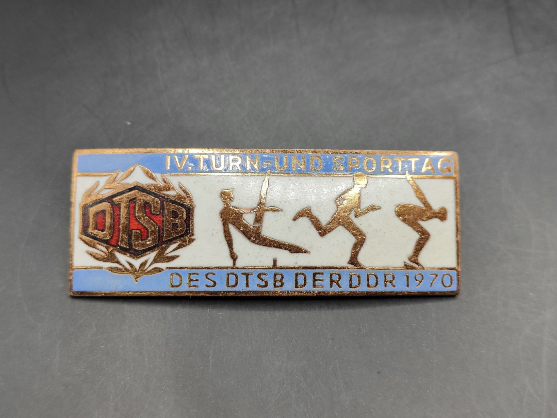 全场0元起拍 第41期 咸鱼国勋章拍卖专场 3月26日（周日）下午6：00开始 东德dtsb奖章 6CM长