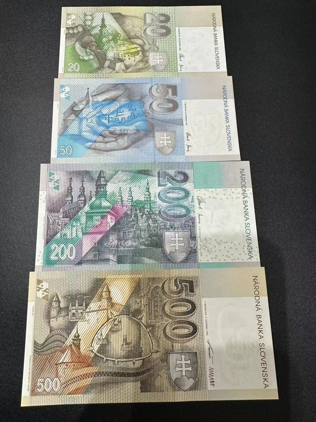 《外钞收藏家》第二百五十四期（连拍第二场） 捷克斯洛伐克20、50、200、500克朗四张 全新UNC