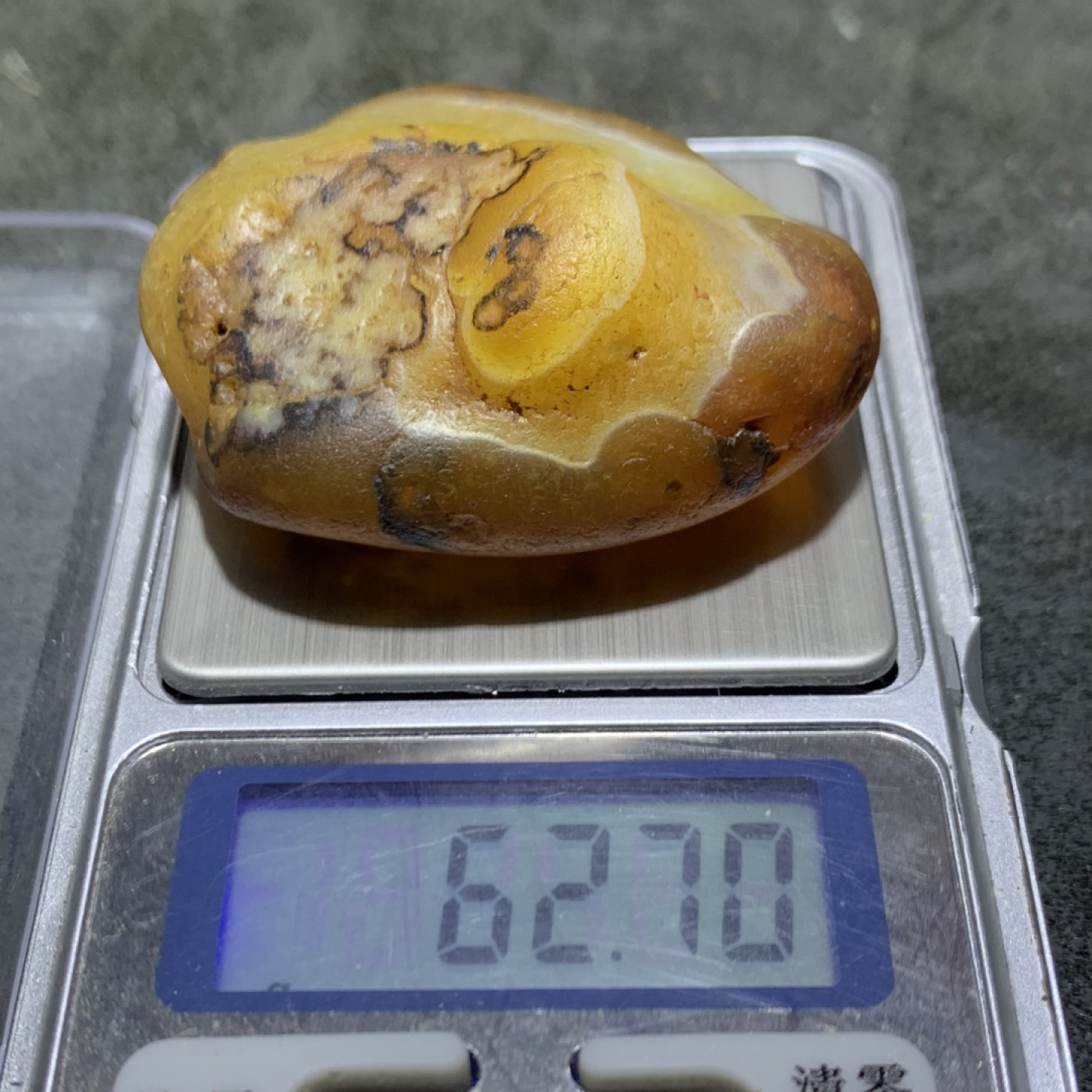 精美天然马达加斯加玛瑙原石把件，摆件一个，
