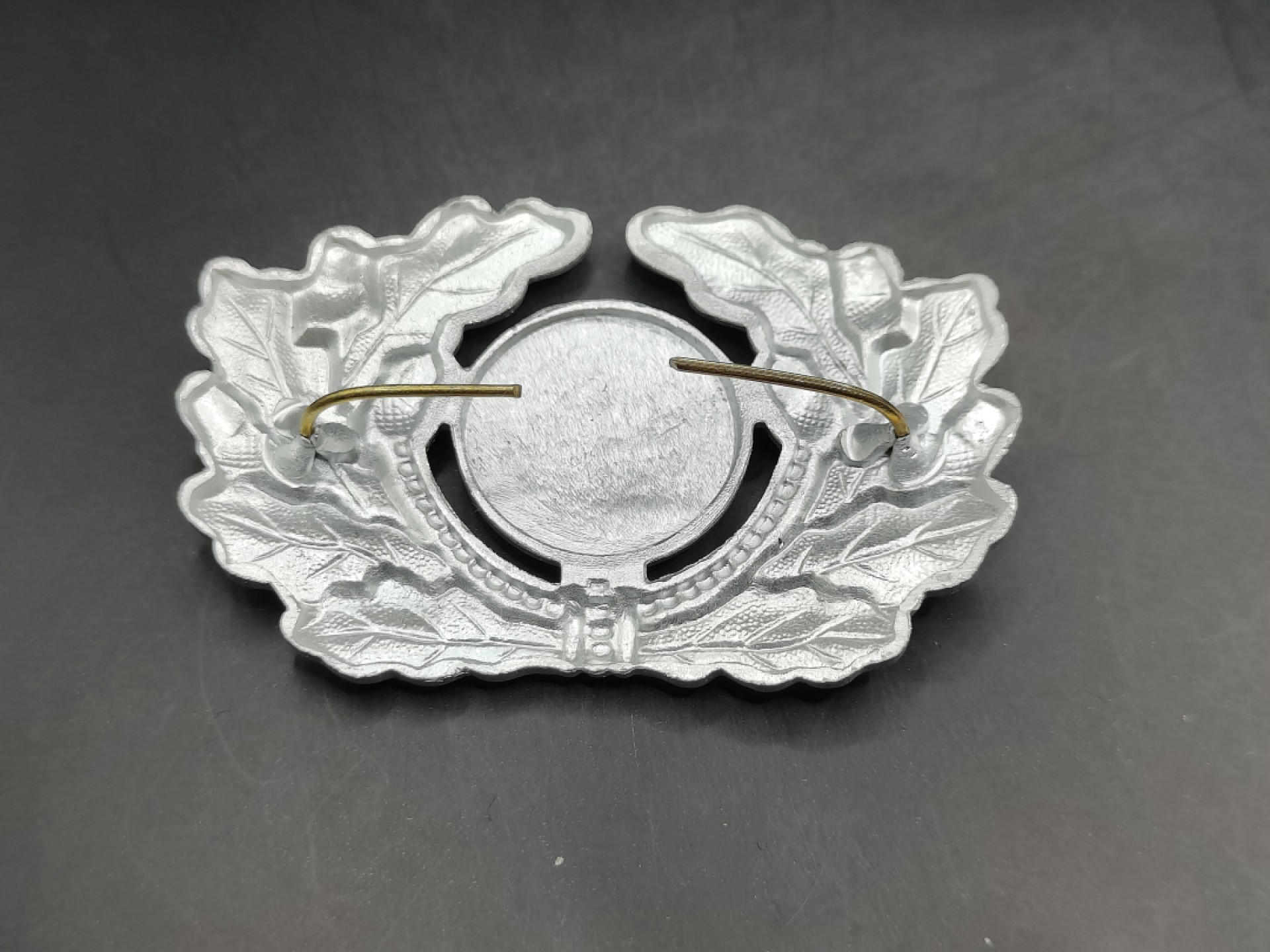 全场0元起拍 第41期 咸鱼国勋章拍卖专场 3月26日（周日）下午6：00开始 东德陆军士官帽徽