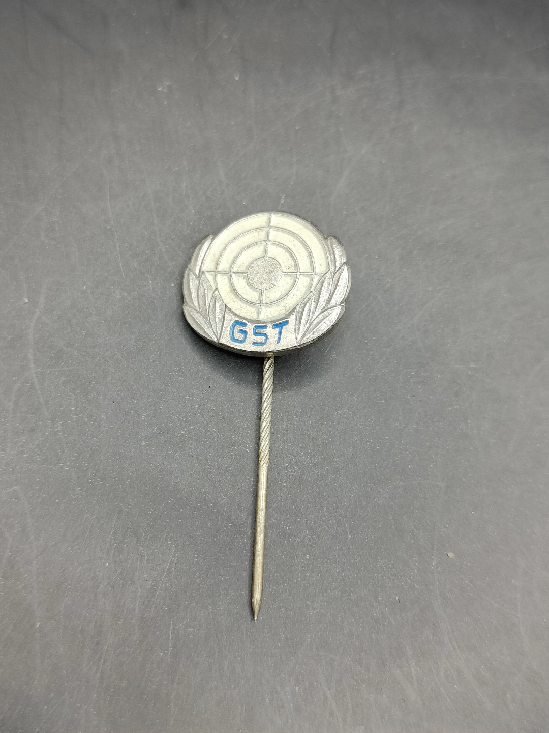 全场0元起拍 第41期 咸鱼国勋章拍卖专场 3月26日（周日）下午6：00开始 东德gst优秀射击奖章