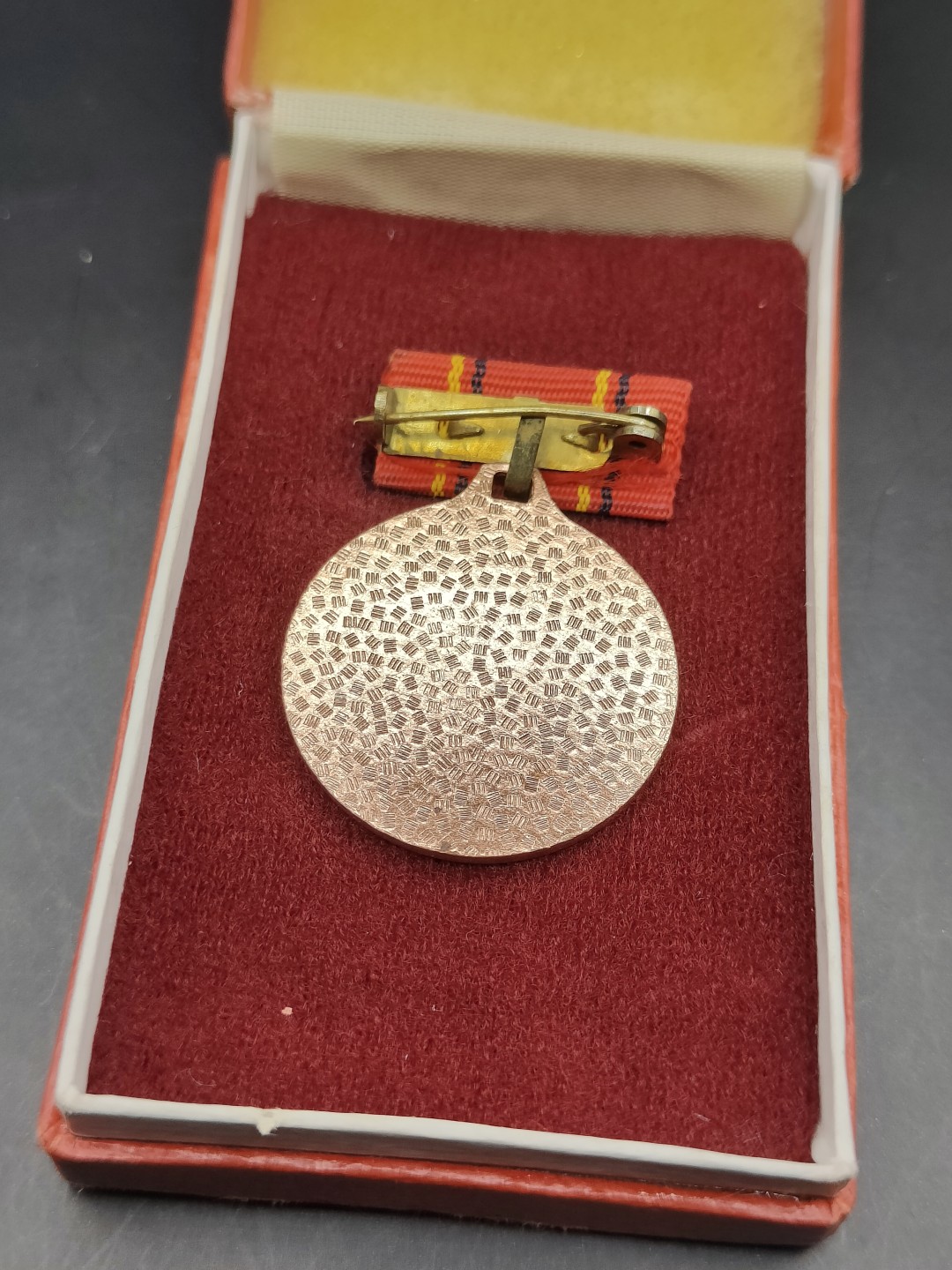 全场0元起拍 第41期 咸鱼国勋章拍卖专场 3月26日（周日）下午6：00开始 东德人民监察功绩奖章