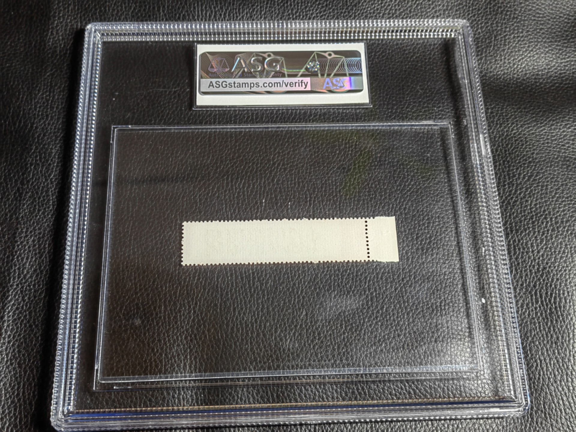 洪涛臻品批发群  精选邮票限时拍卖第二百一十二期 文7天高新  ASG90OG，数字边，最严格时期出分，文革精品票，文革票卡分非常严格，能入壳已是胜利，90是精品高分，最新出分，壳子完好无划痕，藏家首选，喜欢不要错过