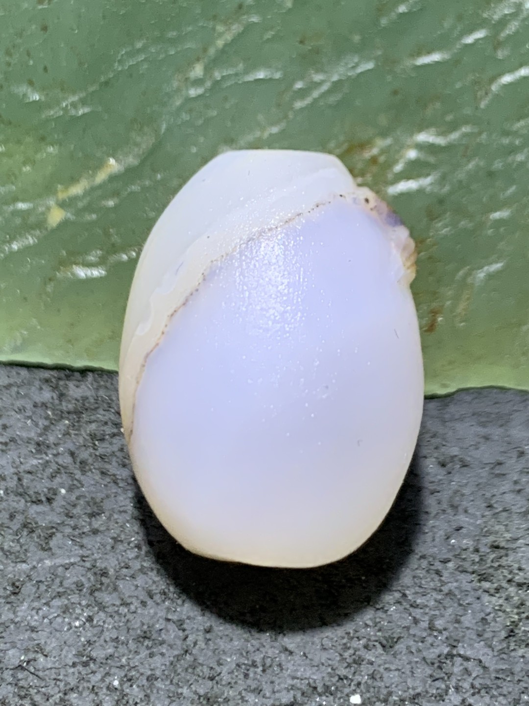 精美亚光高玉化海洋玉髓手工俏色巧雕富贵有鱼随形桶珠一个！