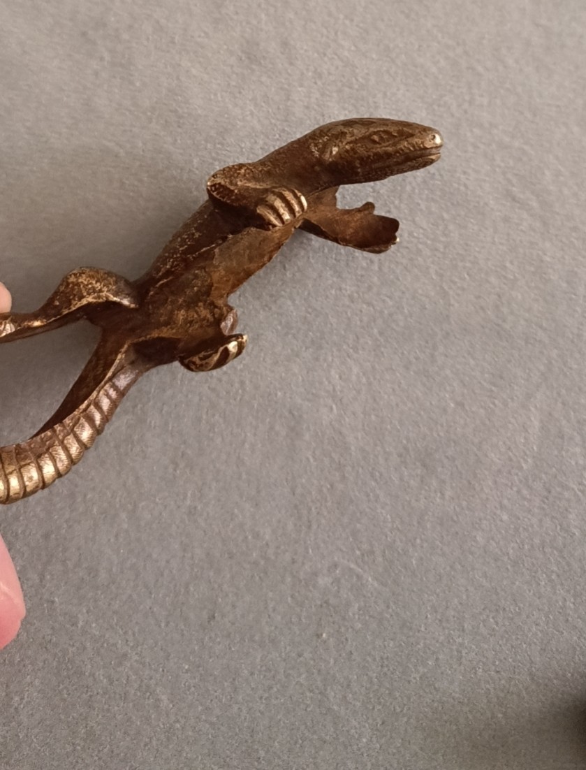 德国马克欧洲章牌摆件第十期 欧洲铜摆件，蜥蜴笔架，长10cm，51g