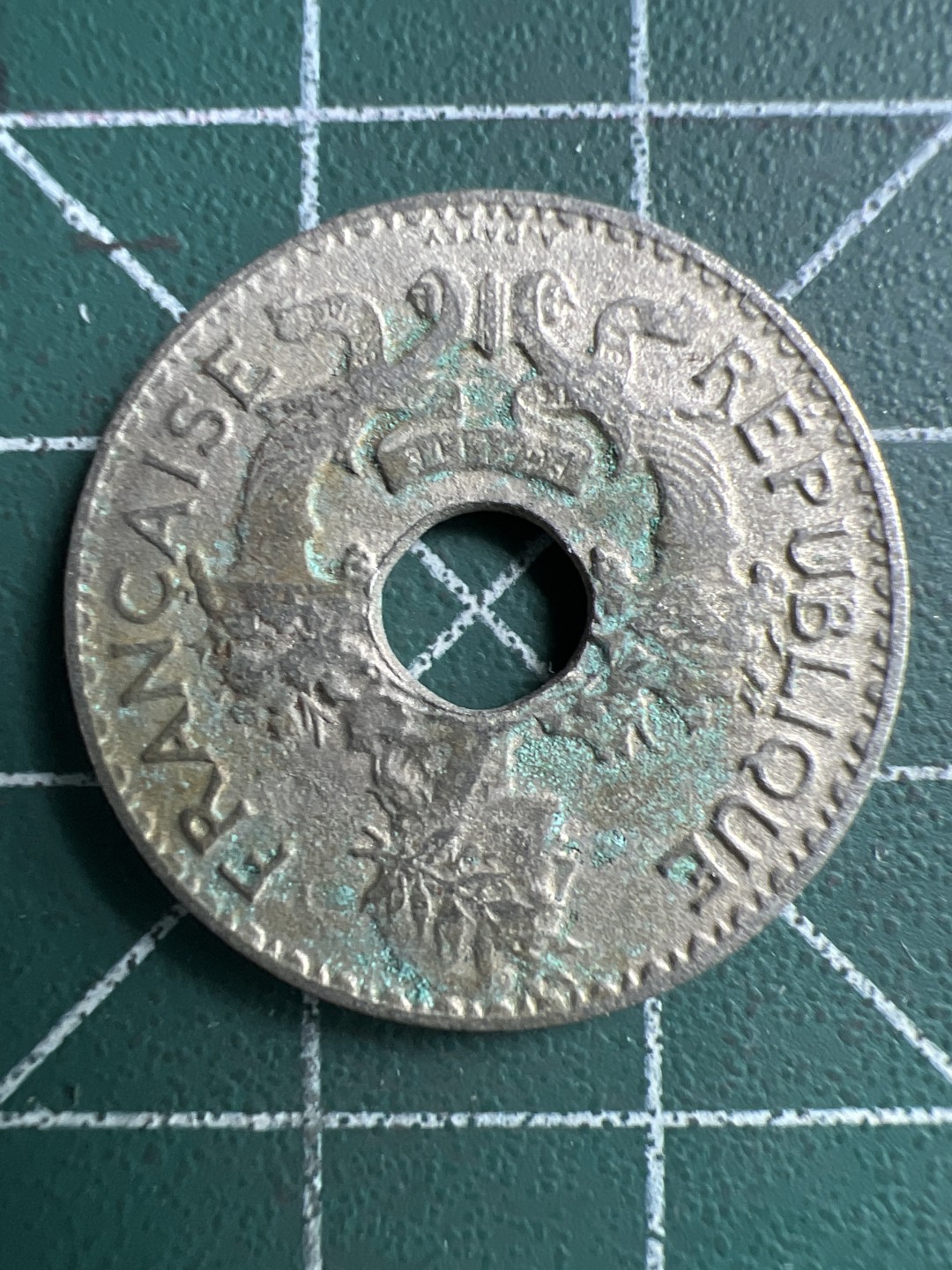 泡泡堂微拍第一百〇三幕硬币捡漏可累计专场👿👿，累计满二十元包邮，接受代拍业务 法属印度支那38年5分