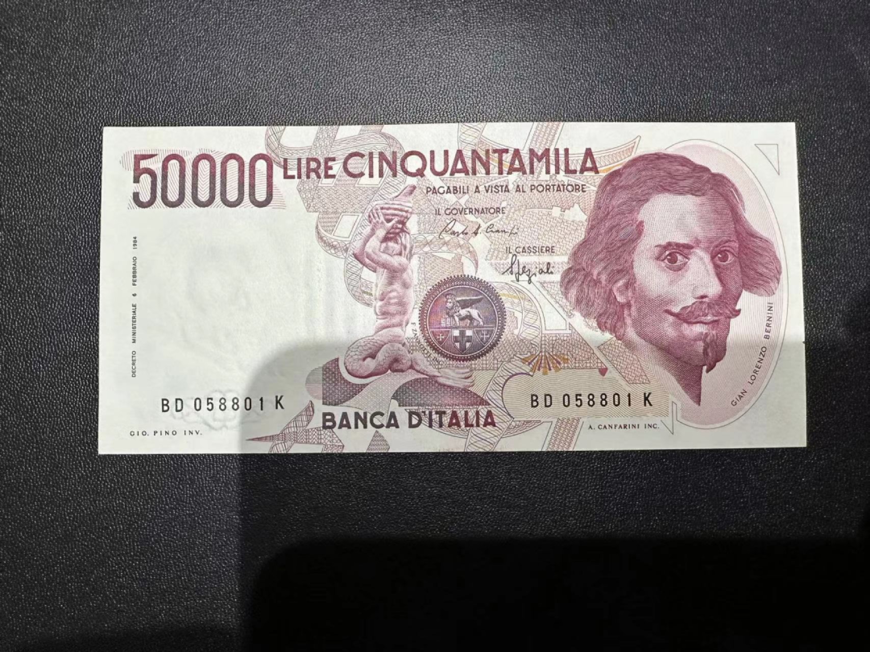 《外钞收藏家》第二百五十三期（德法意专场） 意大利50000里拉 全新一个角瑕疵 两个角受潮