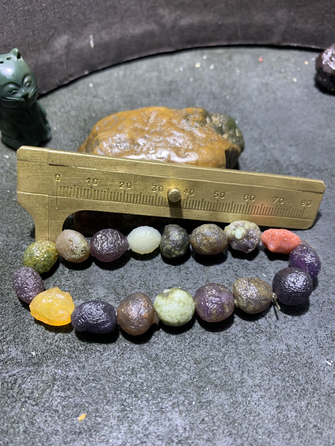 精美阿拉善紫罗兰系多宝筋脉石原石手串一条，