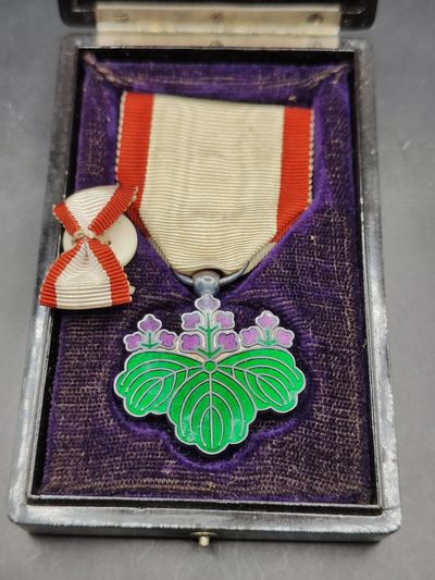 全场0元起拍 第41期 咸鱼国勋章拍卖专场 3月26日（周日）下午6：00开始 - 美品无损 明治时期 七等青叶章 银制带略