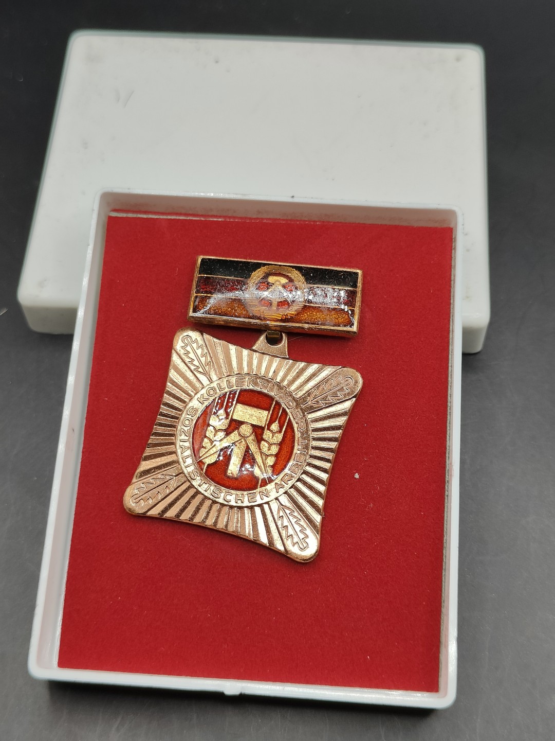 全场0元起拍 第41期 咸鱼国勋章拍卖专场 3月26日（周日）下午6：00开始 东德集体劳动积极称号奖章