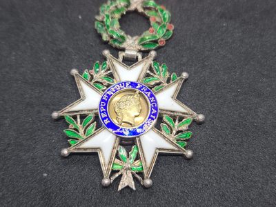 崇实勋章拍卖所（第三期） - 法国四共荣誉军团（珠宝商立体版本，银制骑士级，带插针）