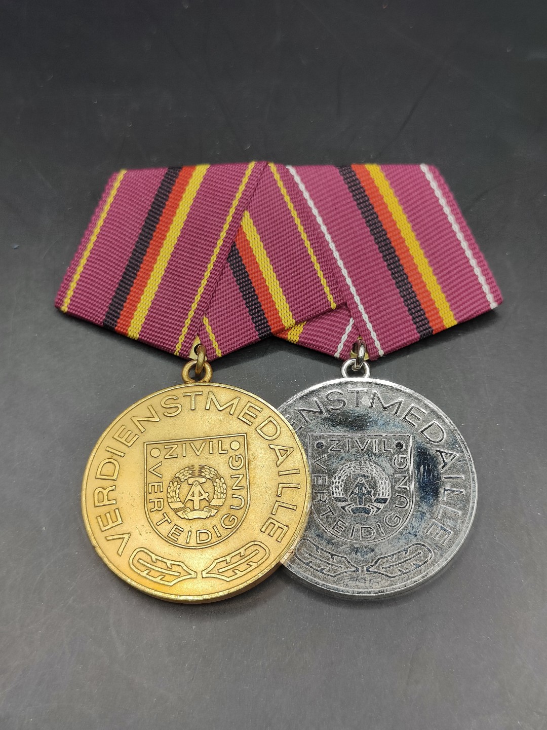 全场0元起拍 第41期 咸鱼国勋章拍卖专场 3月26日（周日）下午6：00开始 东德金级银级民防部队功绩奖章二连挂