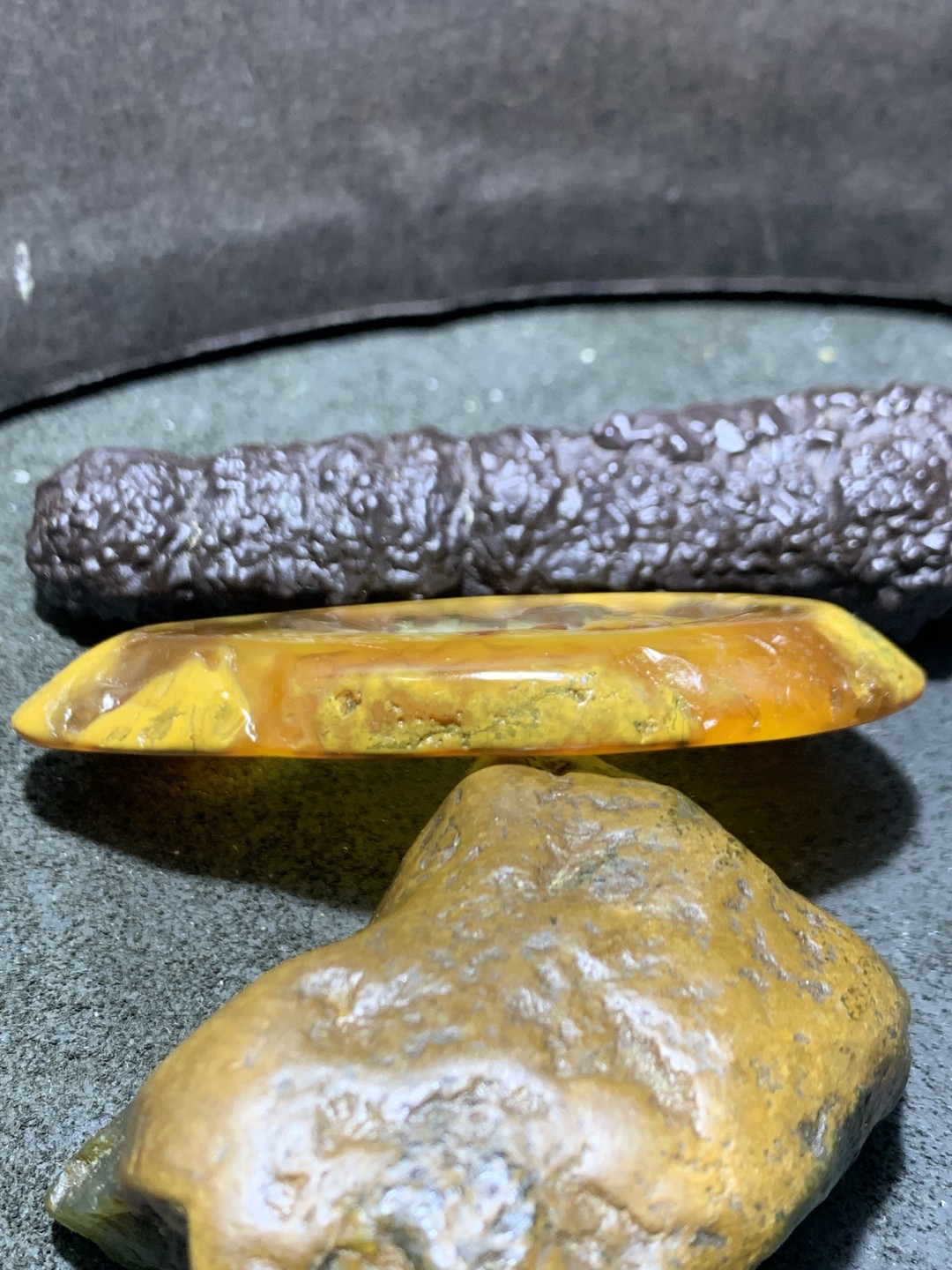 放福利！天然马达加斯加黄皮冰飘心原皮玛瑙雕刻亭台楼阁牌子一块