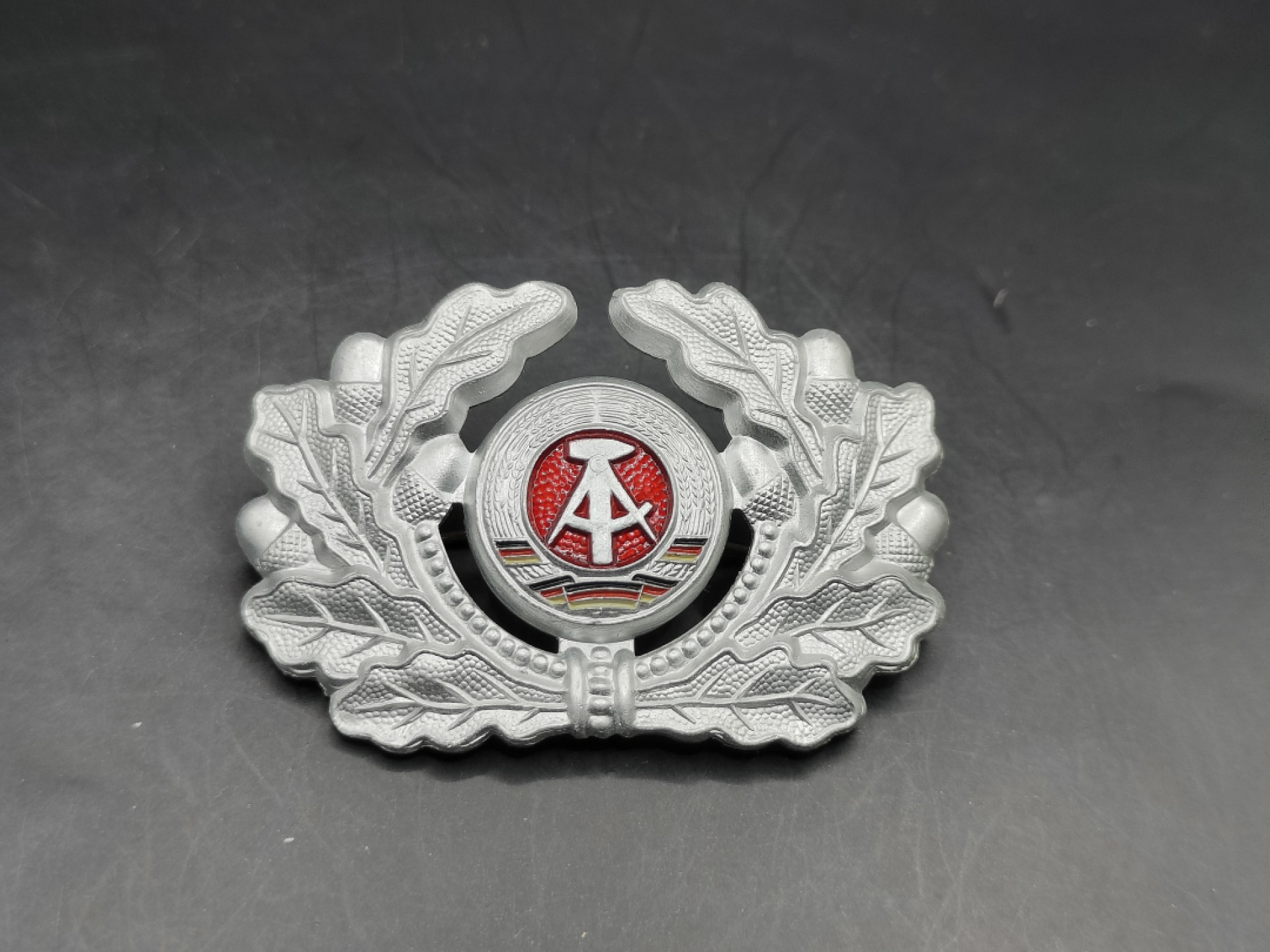 全场0元起拍 第41期 咸鱼国勋章拍卖专场 3月26日（周日）下午6：00开始 东德陆军士官帽徽