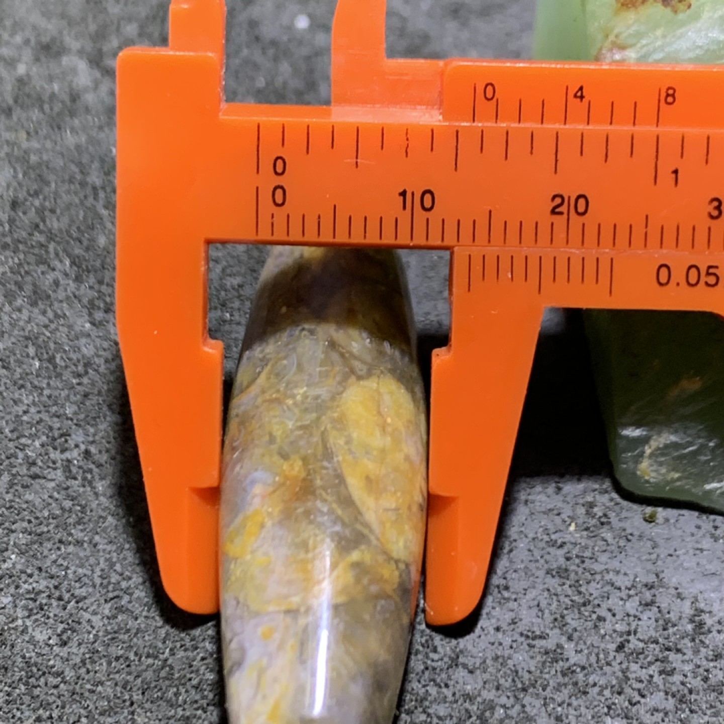 精美法螺石随形天珠一颗
