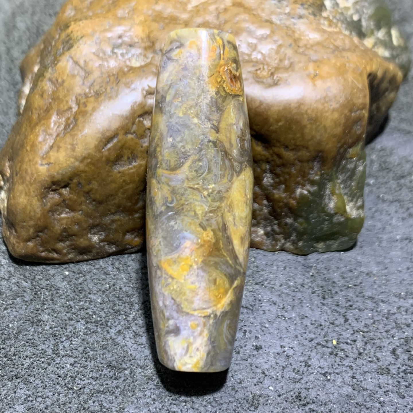 精美法螺石随形天珠一颗
