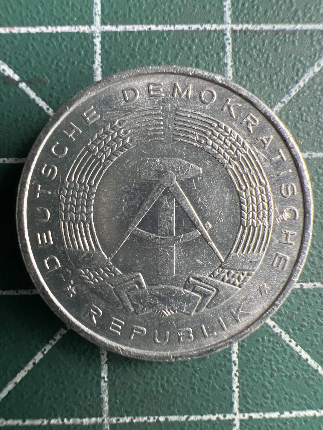 泡泡堂第261期  世界硬币 （无押金，捡漏，全场20包邮，偏远地区除外，接收代拍业务） 东加10芬尼