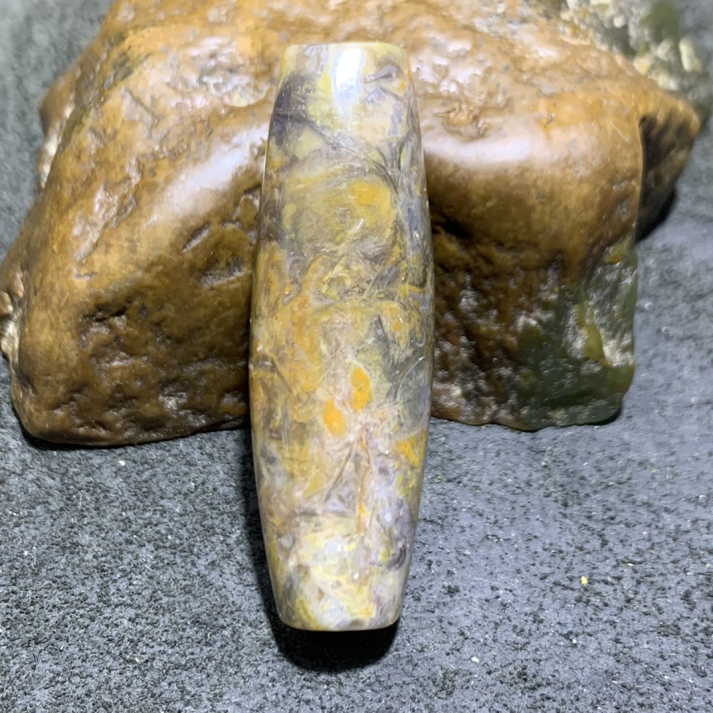精美法螺石随形天珠一颗